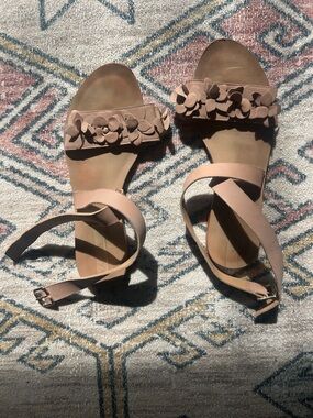 Kaanas Women’s Floral Strap Sandals in Blush